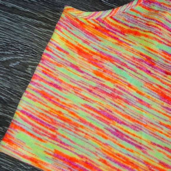 Neon Crop Top - Picture 4 of 5